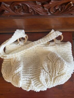 White Hand-Knit Leaf Appliqué Shoulder Hobo Bag